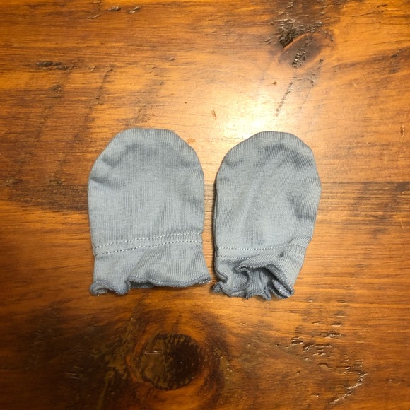 4 PIECES/$15 Carter’s No-scratch Patterned Mitts, 100% Cotton, Set of 4 - Picture 6 of 7